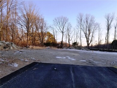 2 Stonebrook Ln, Bristol, RI 02809 - photo 2