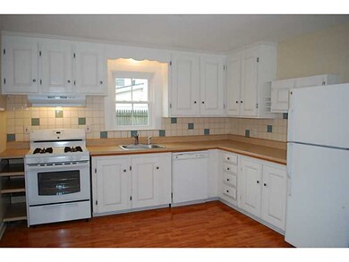 8 Brown St, Pawtucket, RI 02860 - photo 2