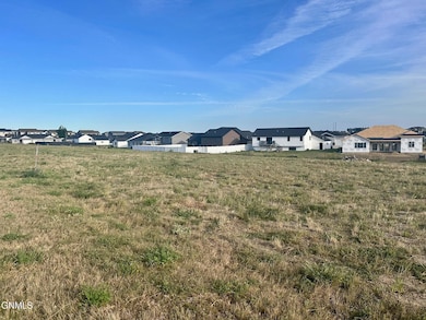 425 Flint Dr, Bismarck, ND 58503 - photo 6