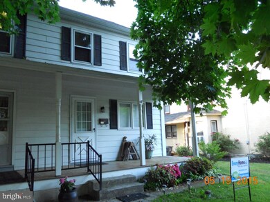 515 Arch St, Spring City, PA 19475 - photo 4