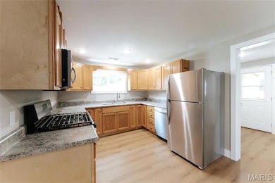 813 E 3rd St, Salem, MO 65560 - photo 6