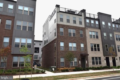 13542 Innovation Station Loop, Herndon, VA 20171 - photo 3