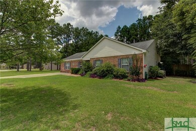 Spacious front yard