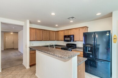 Kitchen with Breakfast bar