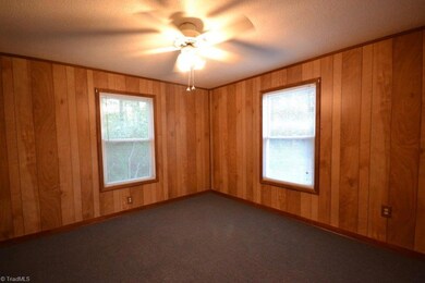 748 Mcdermott St, Asheboro, NC 27205 - photo 6