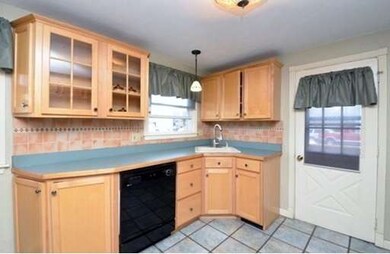 203 High St, Randolph, MA 02368 - photo 4