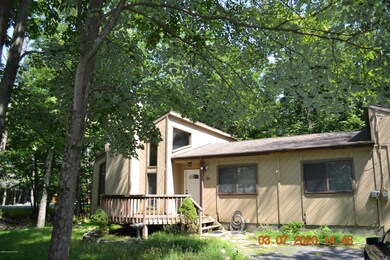 105 Sundew Dr, East Stroudsburg, PA 18301 - photo 2