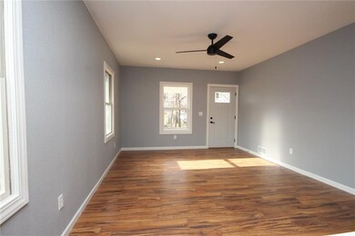 216 W 11th St S, Newton, IA 50208 - photo 5