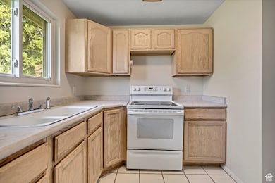 841 E Newbold Cir, Midvale, UT 84047 - photo 5