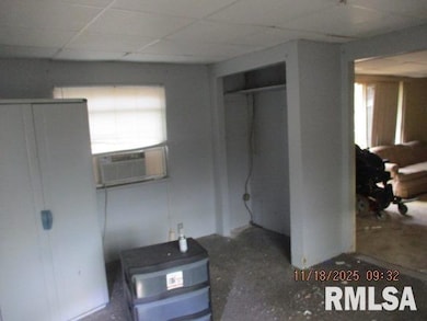 13823 2nd St, Pekin, IL 61554 - photo 3