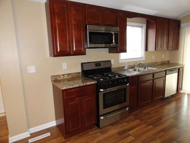 1726 Queens Ct, Carpentersville, IL 60110 - photo 6