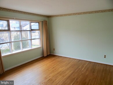 13513 Pennsboro Dr, Chantilly, VA 20151 - photo 7