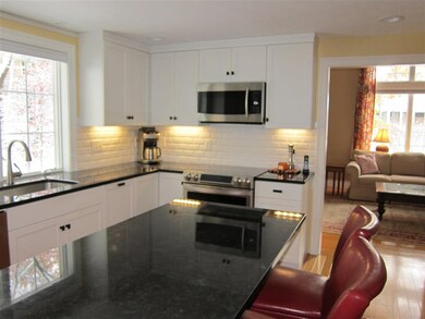 40 White Plains Ave, Londonderry, NH 03053 - photo 5