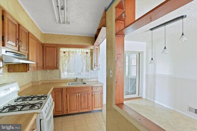 2656 W Franklin St, Baltimore, MD 21223 - photo 6