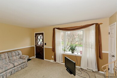 1228 Hemlock St, Schenectady, NY 12306 - photo 3
