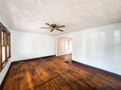 3527 Hazelhurst Ave, Toledo, OH 43612 - photo 6