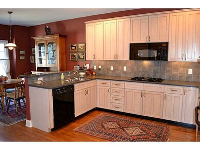 Kitchen. Cook s kitchen open to sunny breakfast no