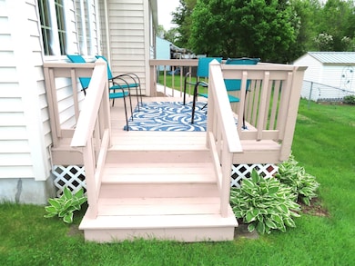 Steps into the rear deck