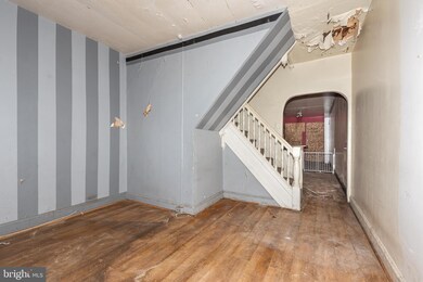 811 Appleton St, Baltimore, MD 21217 - photo 2