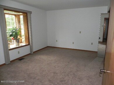 47 Village Dr, Stroudsburg, PA 18360 - photo 7
