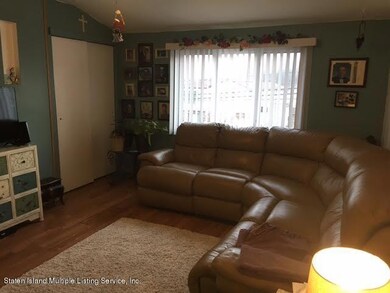 995 Rathbun Ave, Staten Island, NY 10309 - photo 5