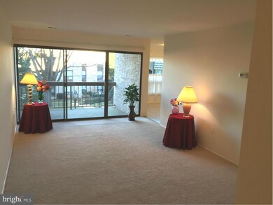 423 Christopher Ave unit 13, Gaithersburg, MD 20879 - photo 3