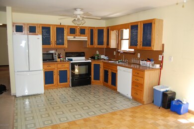 189 High Point Dr, Kunkletown, PA 18058 - photo 3