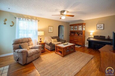 1835 SW Wayne Ave, Topeka, KS 66604 - photo 7