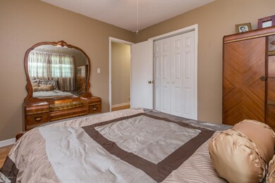 8215 Zelma Fields Ave, Louisville, KY 40228 - photo 7