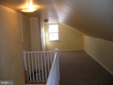 606 Clifton Ave unit 2, Darby, PA 19023 - photo 6