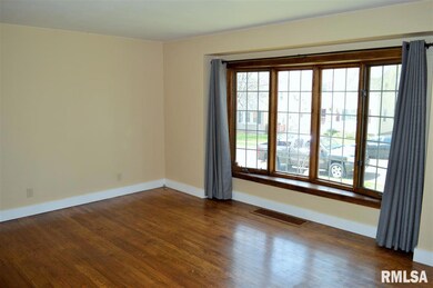 2507 N Myrtle St, Davenport, IA 52804 - photo 4