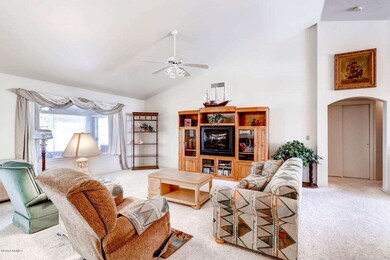 8240 E Natal Ave Mesa AZ 85209-large-007