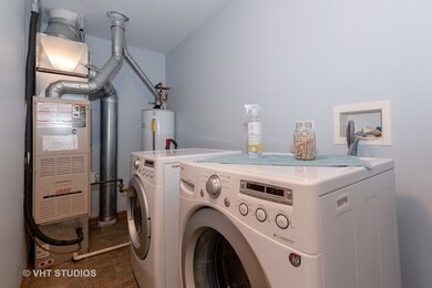 2338 Flagstone Ln unit 23, Carpentersville, IL 60110 - photo 5