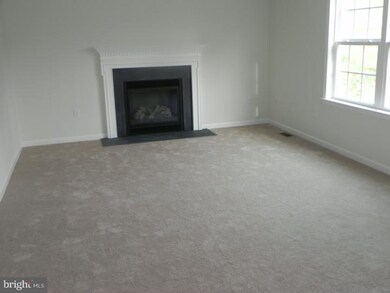 904 Nottingham Rd, Pottstown, PA 19465 - photo 2