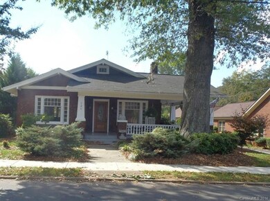 121 N Oakwood Dr, Statesville, NC 28677 - photo 2