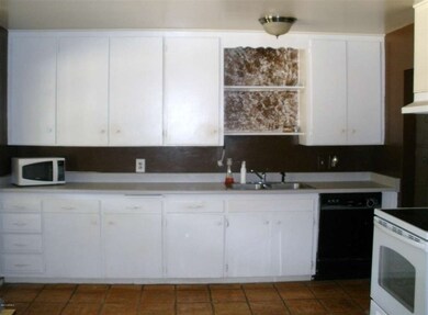Kitchen 1