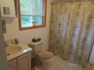 1092 Red Hawk Dr, Lake Ariel, PA 18436 - photo 6