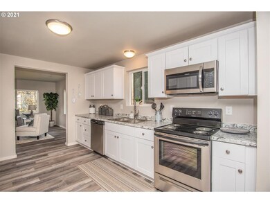 1404 NW Kerron St, Winlock, WA 98596 - photo 3