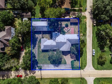 2100 Matthews St, Bay City, TX 77414 - photo 4