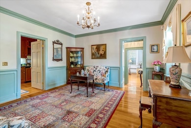 826 Robertson St, Chase City, VA 23924 - photo 4