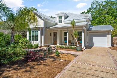 617 Oak St, St. Simons, GA 31522 - photo 2