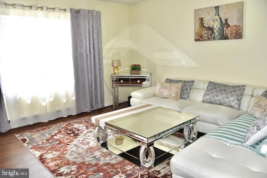 3341 Raymond St, Reading, PA 19605 - photo 4