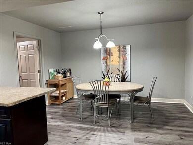 8214 Maramont Dr unit A, Youngstown, OH 44512 - photo 5