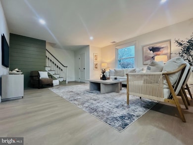 11 Woodbine Rd, Havertown, PA 19083 - photo 2