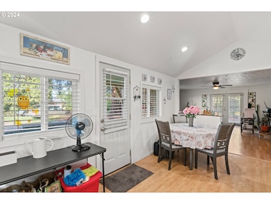 4033 Camellia St, Springfield, OR 97478 - photo 6