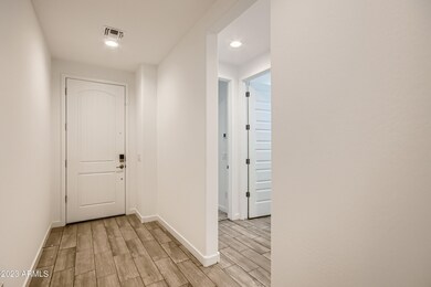 03 Foyer
