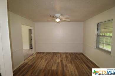 908 Little St, Copperas Cove, TX 76522 - photo 4