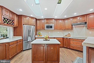 2918 Glenvale Dr, Fairfax, VA 22031 - photo 4