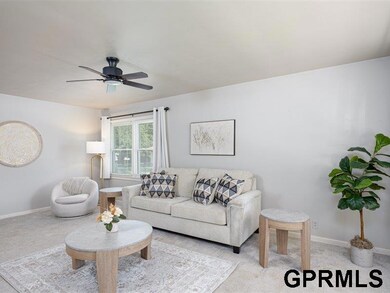 308 Crest Rd, Papillion, NE 68046 - photo 2