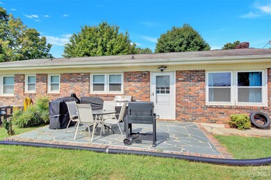 1510 Kenmore Dr, Statesville, NC 28625 - photo 4